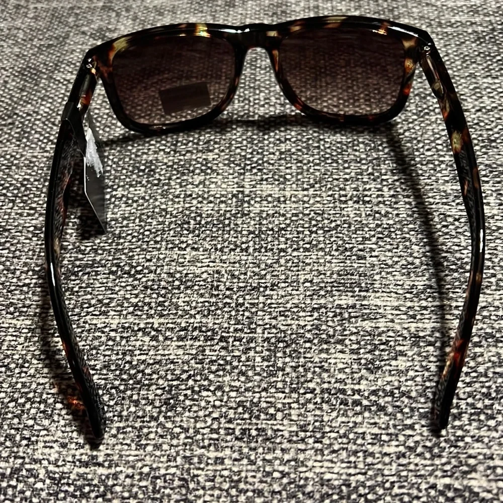 NWT JONES NEW YORK  MEN'S TORTOISESHELL SUNGLASSES - BROWN